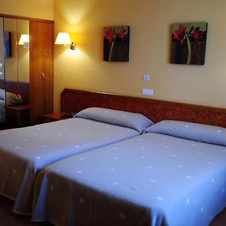 - Adults Only Hotell Guernica y Luno