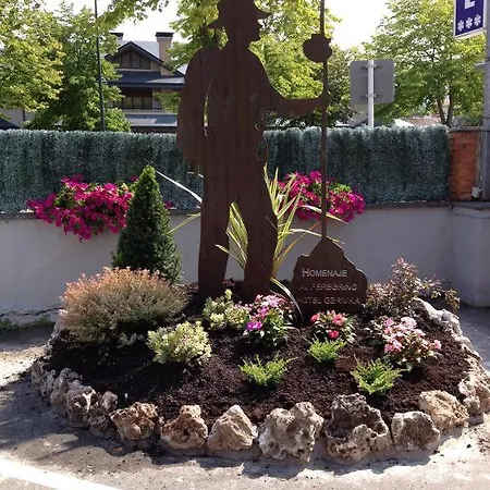 Hotell - Adults Only 3*