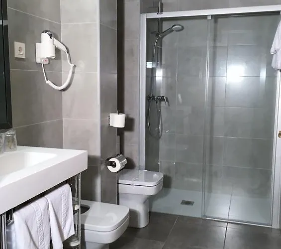 מלון - Adults Only 3*