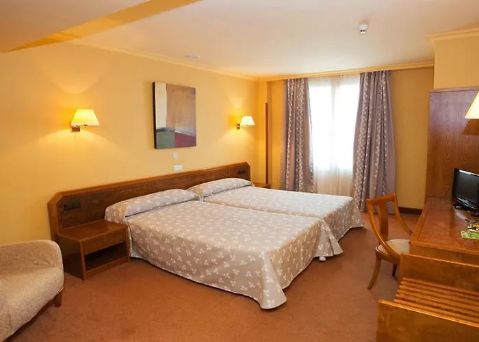 - Adults Only גרניקה אי לונו