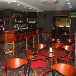 - Adults Only Hotell Guernica y Luno