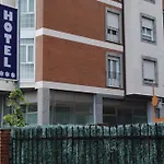Hotell - Adults Only 3*